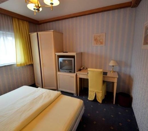 HOTEL GLEISS