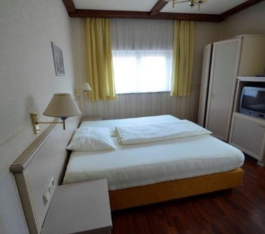 HOTEL GLEISS