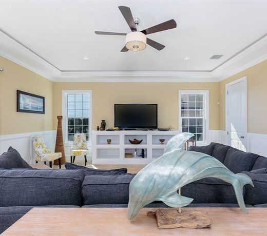 FLAMINGO HAVEN BY VACATION RENTAL PROS