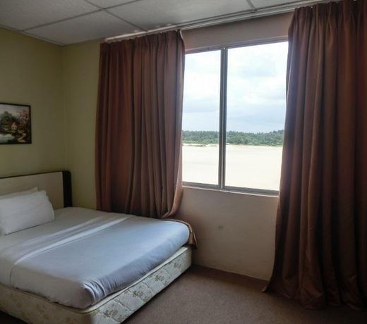 OYO 89588 Destiny Riverside Hotel