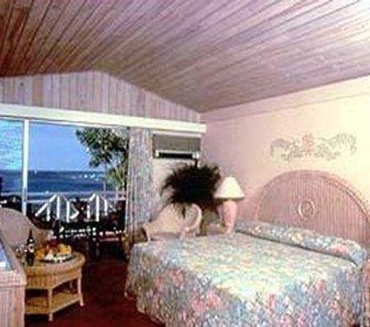 Coco Reef Resort & Spa