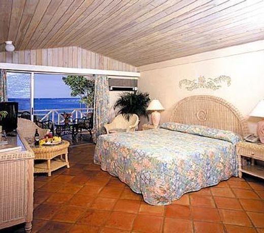 Coco Reef Resort & Spa