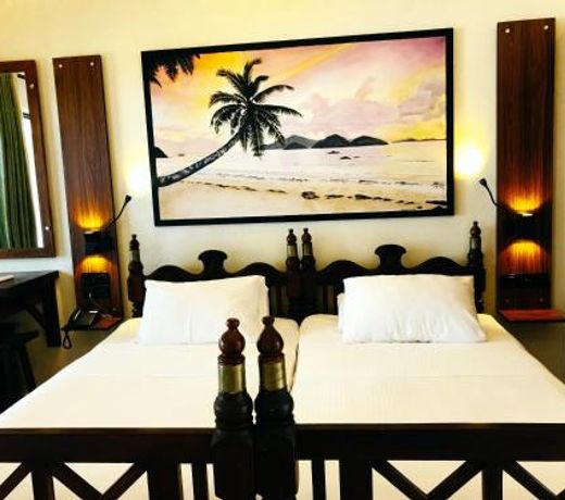 Sri Gemunu Beach Resort
