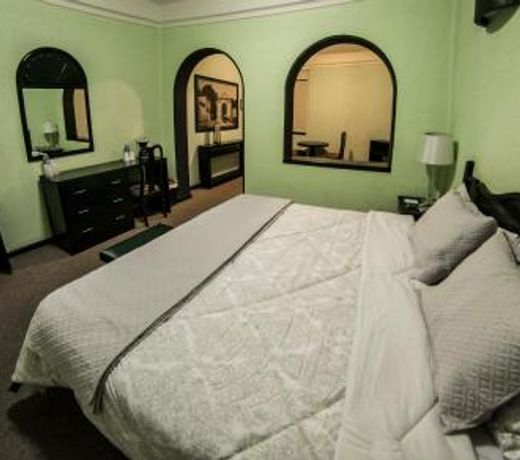 Hotel Leon