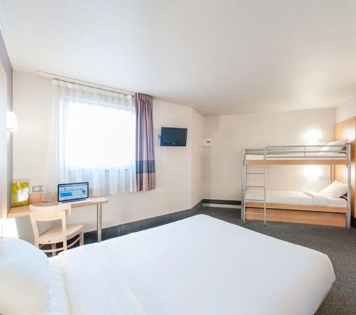 B&B HOTEL Cholet Sud