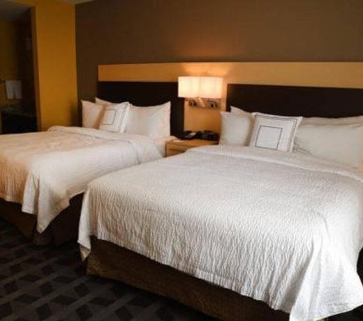 TownePlace Suites by Marriott Lawrence Downtown