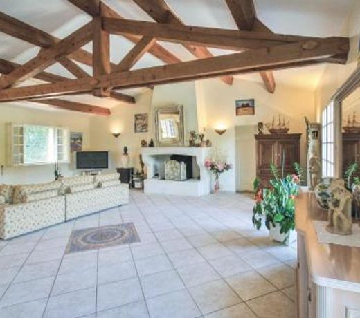 Nice home in St Anastasie s Issoles with 3 Bedrooms, Internet and Outdoor swimming pool