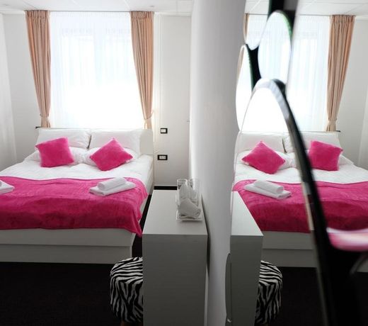 Luwiana Suites