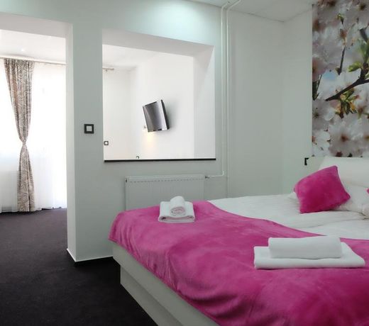 Luwiana Suites