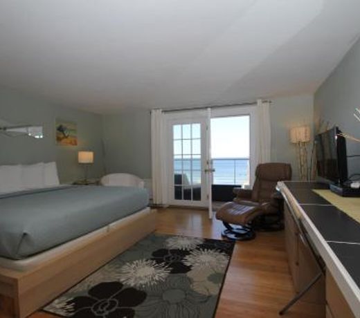 Eagle House Beachside Motel