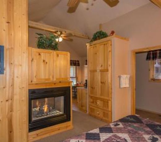 Shadow Mountain Lodge and Cabins