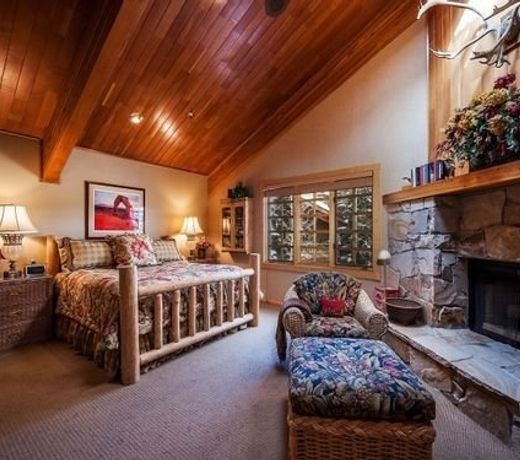 REDAWNING ABODE AT CACHE IN DEER VALLEY