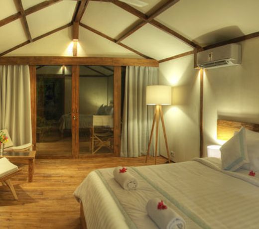 Gili Teak Beach Front Resort