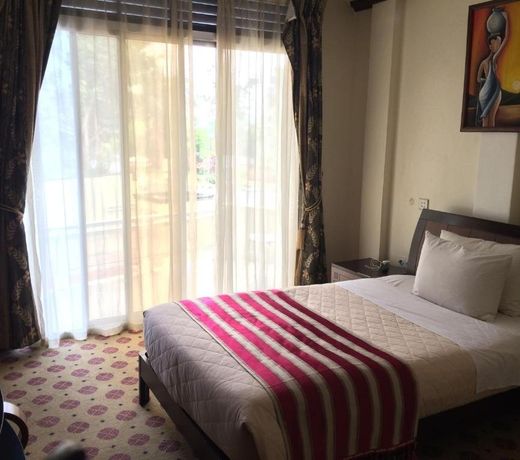 Karisimbi Hotel