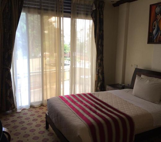 Karisimbi Hotel