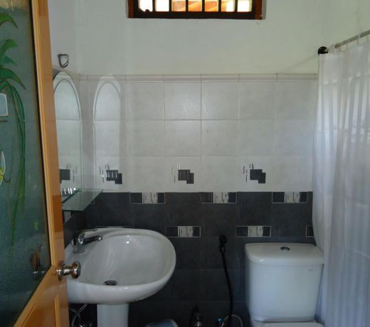 Tarana Hotel