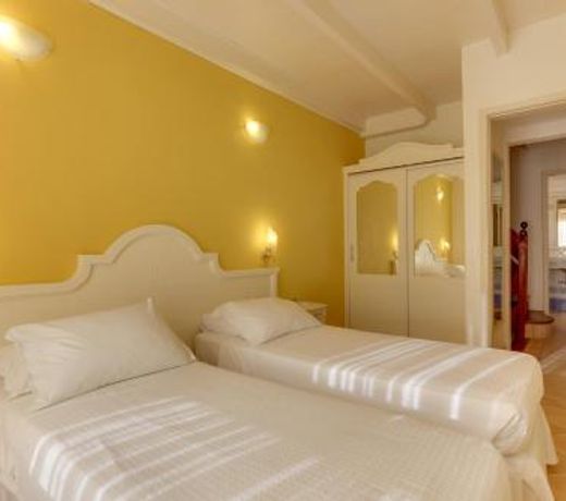 Villas JurerÃª Residences