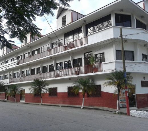 Hotel Casa Flores De Tikal