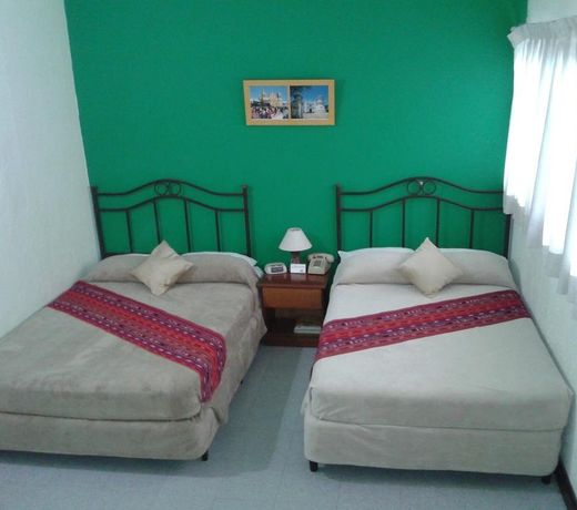 Hotel Casa Flores De Tikal