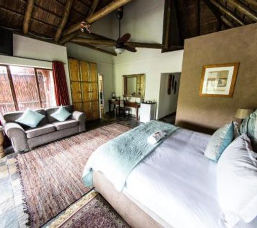 Fish Eagle Manor