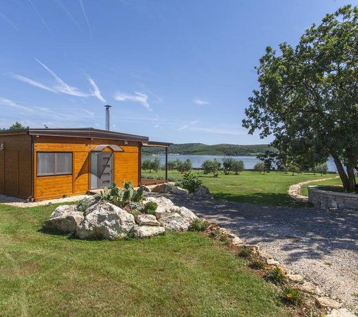 Beach house BETA with pool, jacuzzi, playground & bbq in an olive grove with a beach, Pomer - Istria