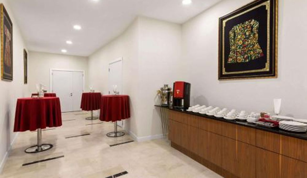 Ramada Encore Istanbul Kartal