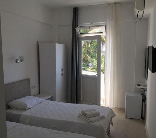 R House Hotel