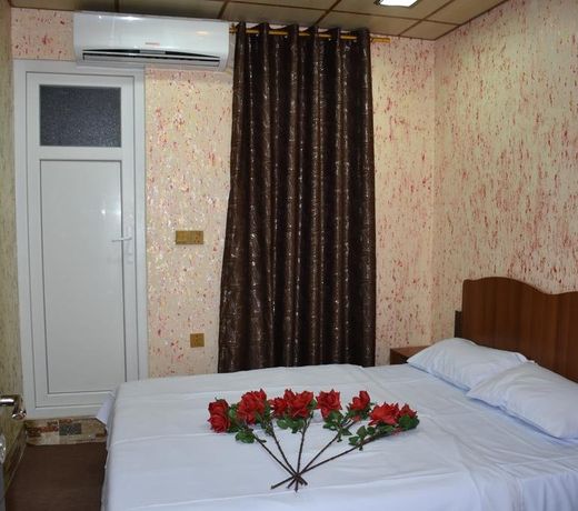 Dolphin Hotel