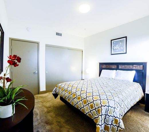 Hollywood Panorama Suites