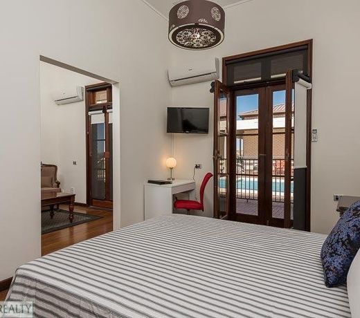 Fairway Manor Accomodation