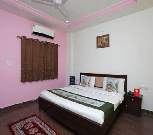OYO 9984 Hotel Shiv Sagat