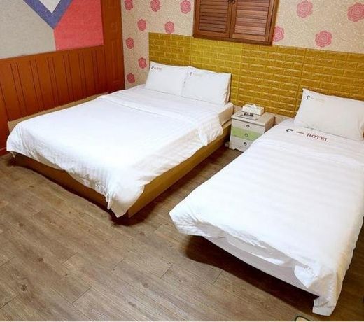 e-Hotel