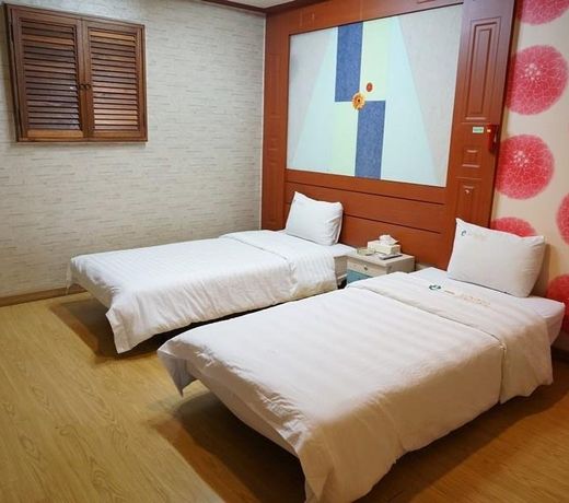 e-Hotel