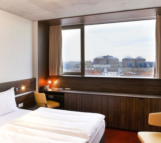 Simm's Hotel - cityhotel next to Metro U3