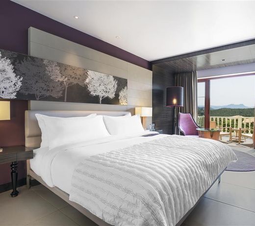 Le Meridien Mahabaleshwar Resort & Spa
