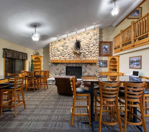 Cobblestone Hotel & Suites - Ladysmith