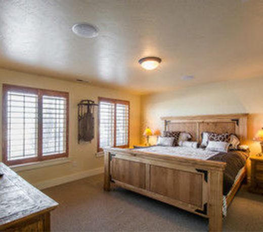 Bear Hollow by Lespri Management