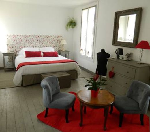 Chambres & Tables d'HÃ´tes L'Ostal de Pombonne