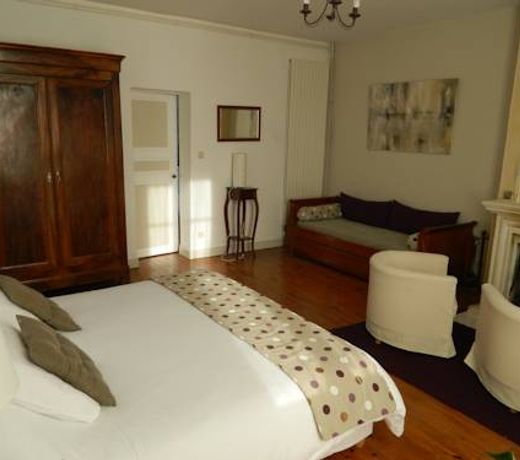 Chambres & Tables d'HÃ´tes L'Ostal de Pombonne