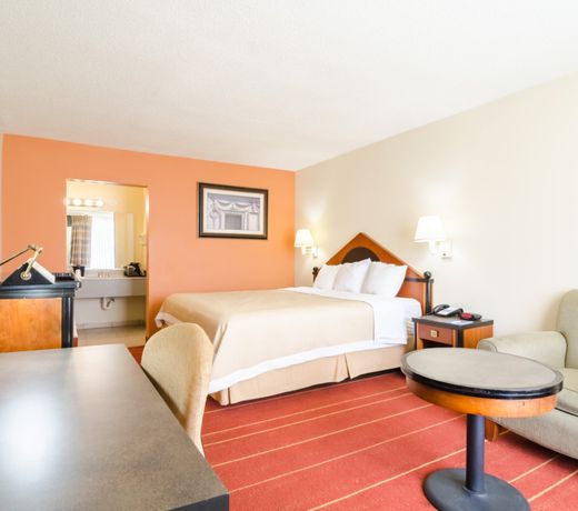 Rodeway Inn & Suites Greensboro Southeast