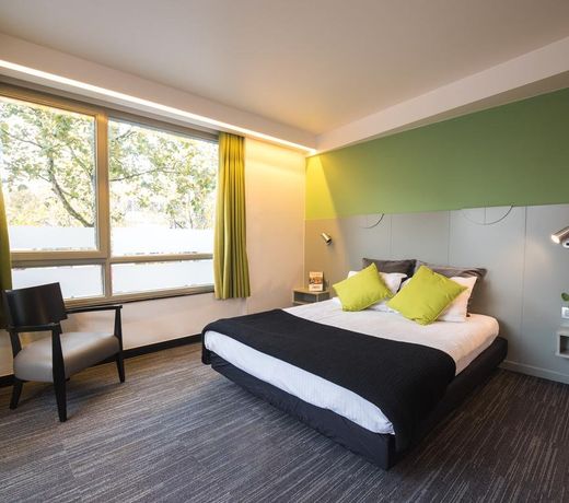 Green Hotel