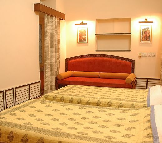Hotel Arya Niwas