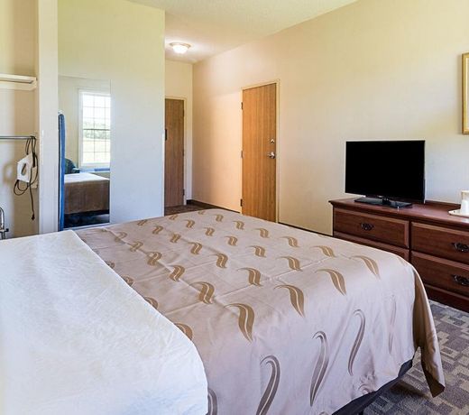 Quality Inn & Suites Schoharie near Howe Caverns