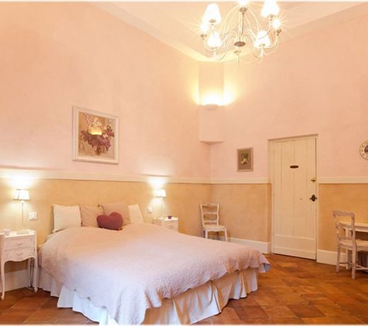 LE PETIT CHATEAU ARGOUMBAT