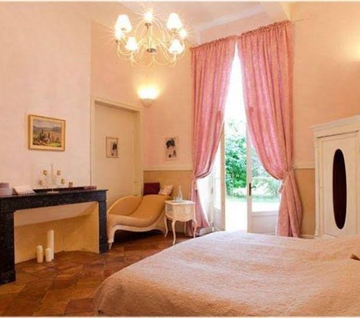 LE PETIT CHATEAU ARGOUMBAT
