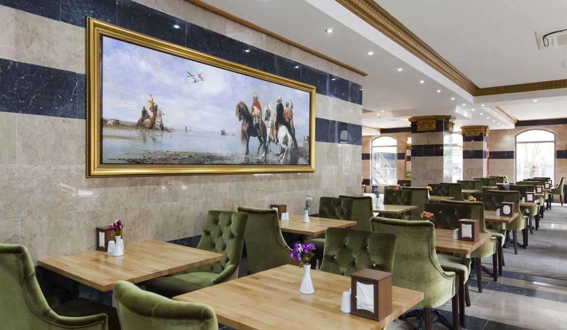 Alrazi Hotel