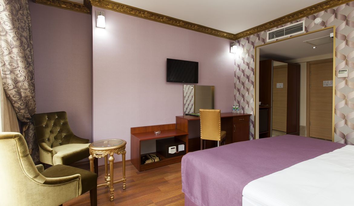 Alrazi Hotel