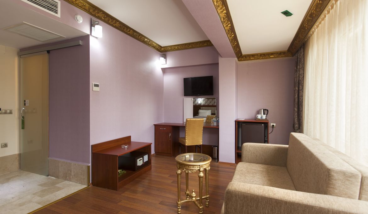 Alrazi Hotel