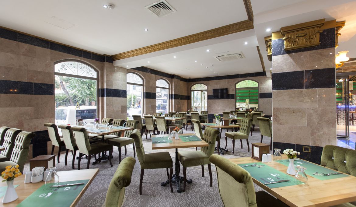 Alrazi Hotel