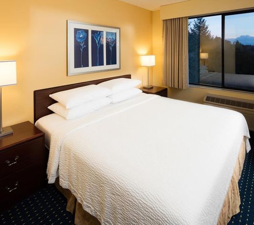 Holiday Inn & Suites Bothell Seattle Northeast, an IHG Hotel
